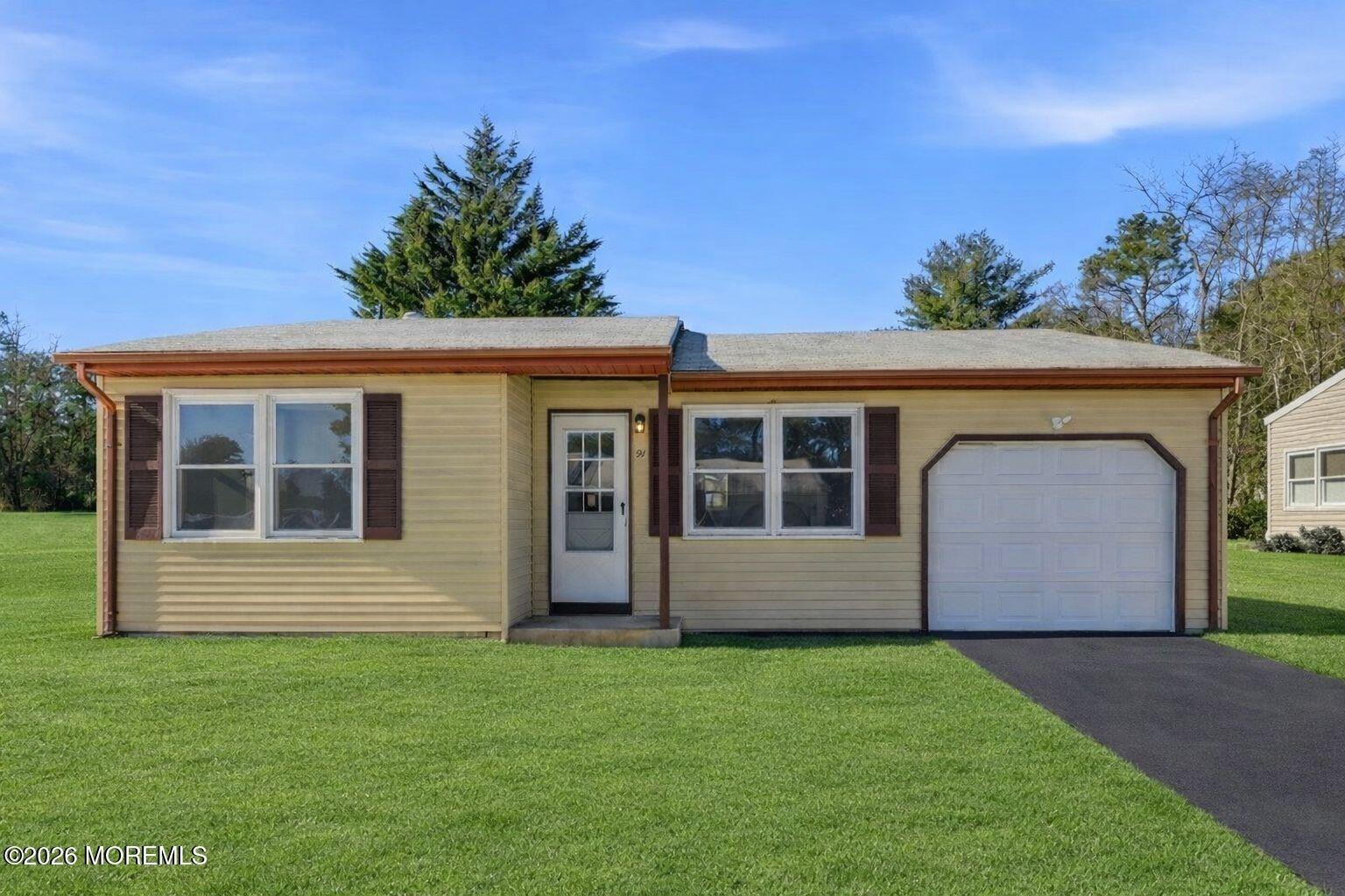Westport Dr, Whiting, NJ 08759
