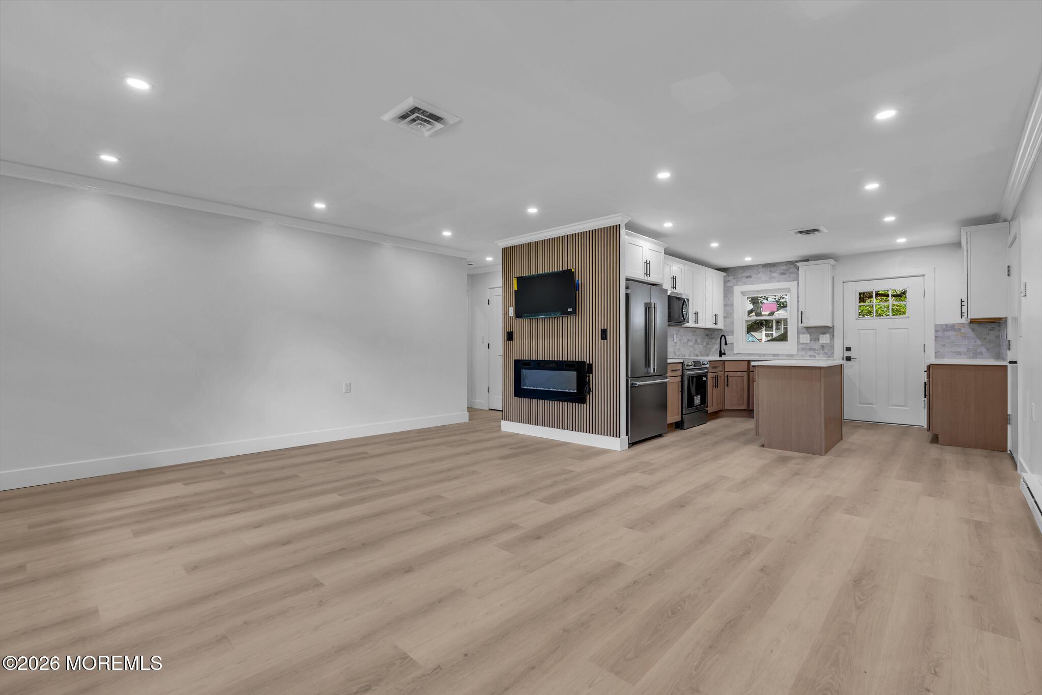 Thornbury Ct, Lakewood, NJ 08701