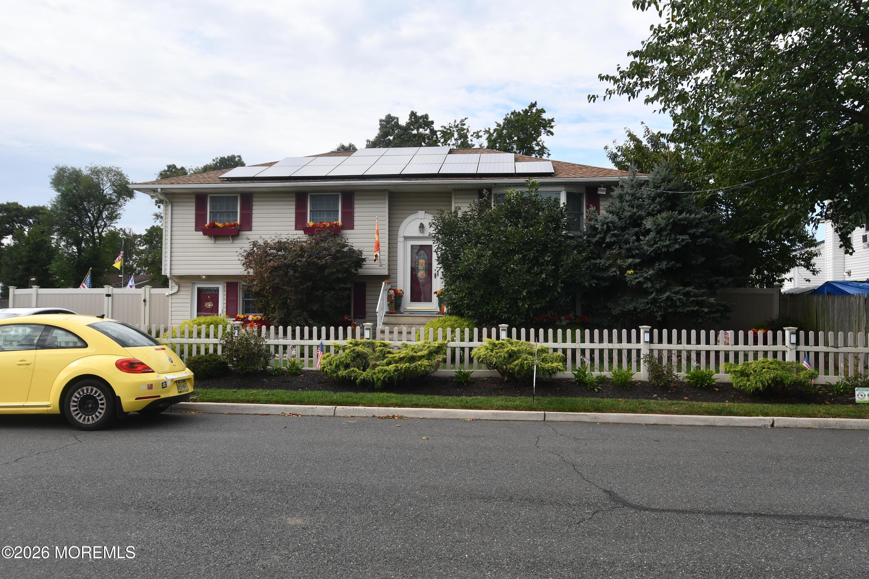 10th St, Keyport, NJ 07735