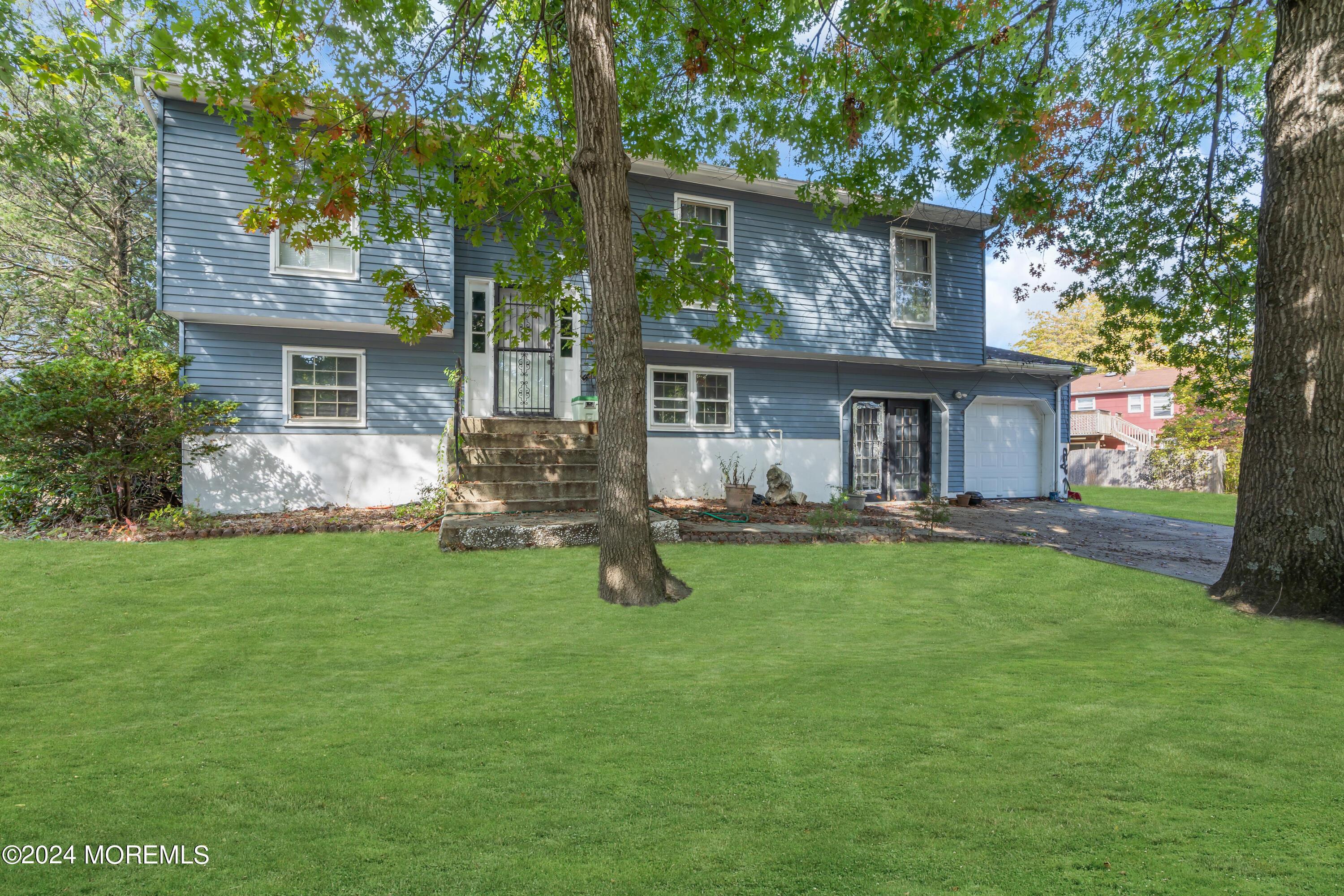 Hearthstone Dr, Lakewood, NJ 08701