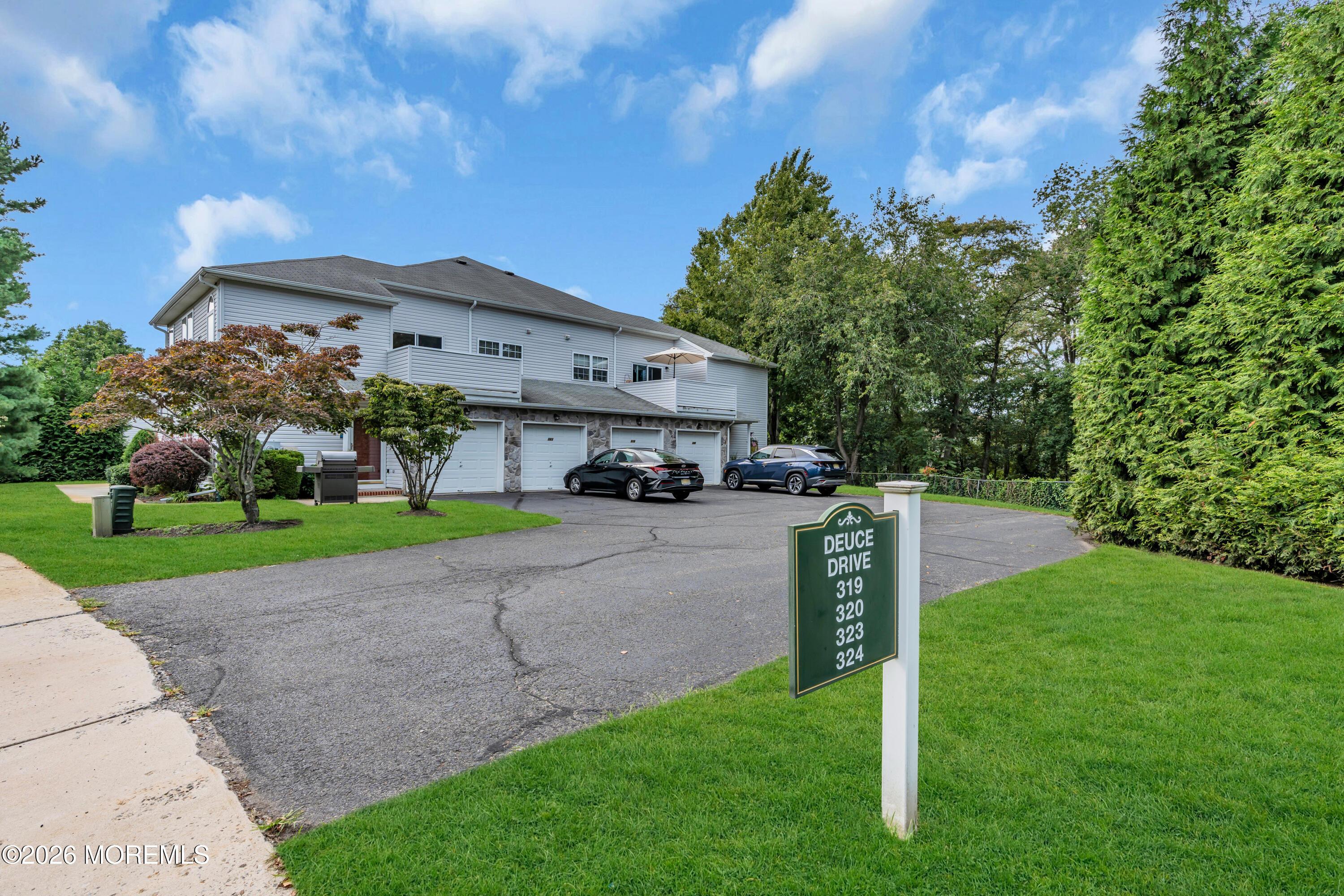 Deuce Dr, Wall Township, NJ 07719