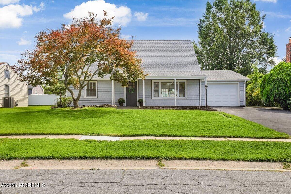 Fayette Ln, Matawan, NJ 07747