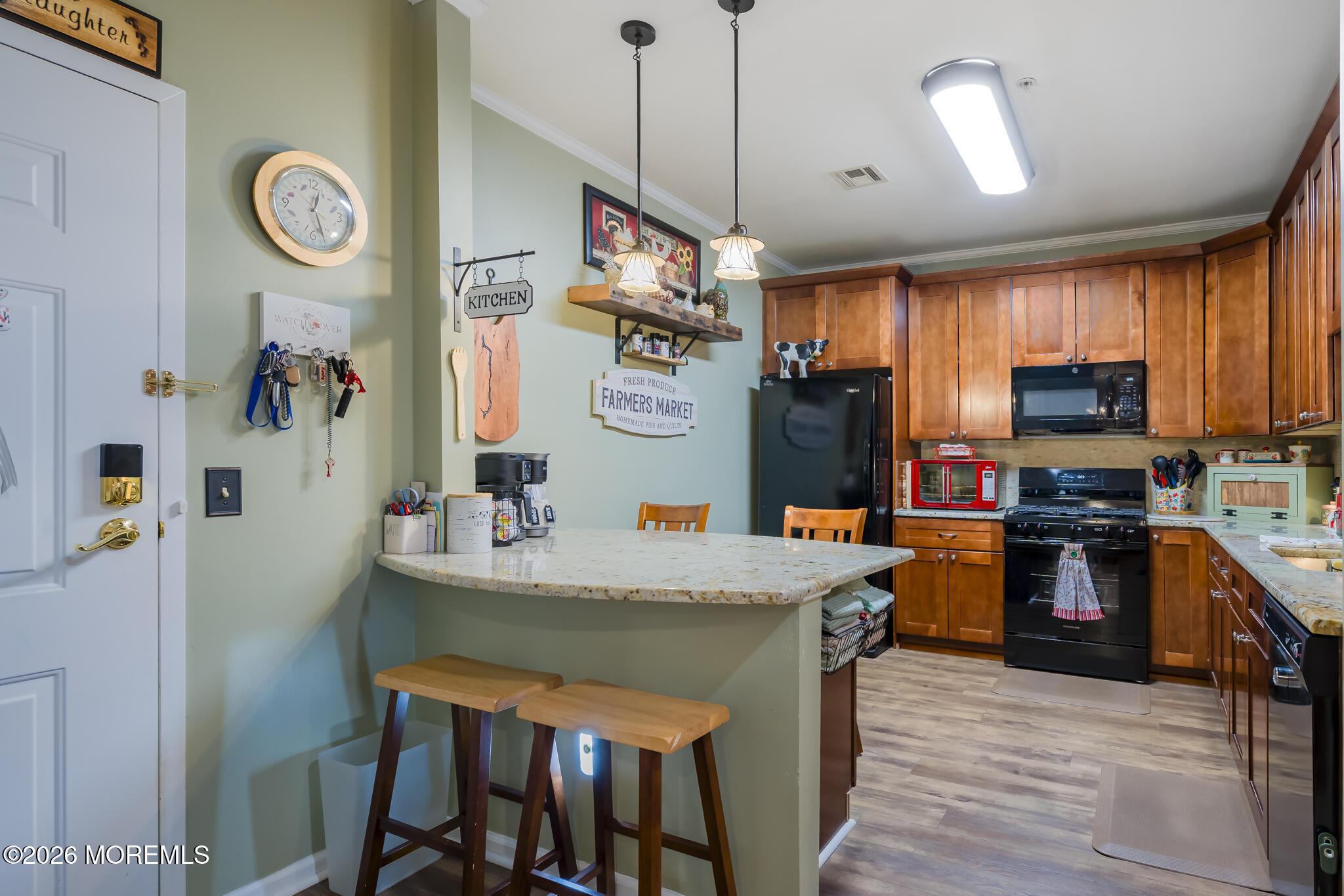 Regency Pl, Woodbridge, NJ 07095