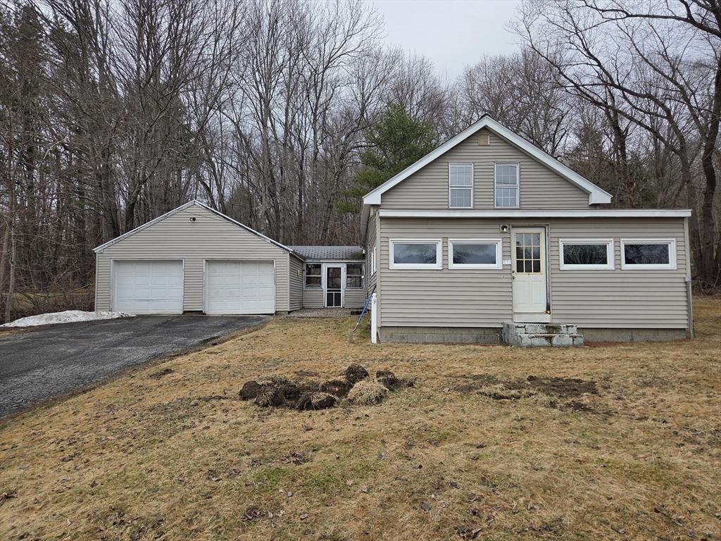 E Main St, West Brookfield, MA 01585