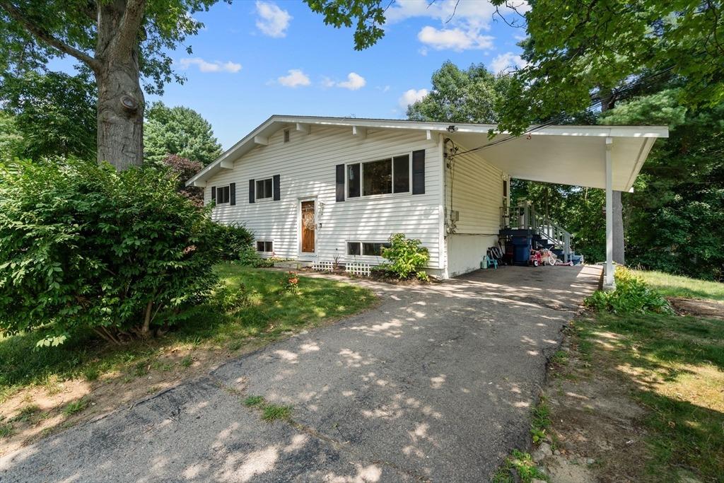 Richard Rd, Medway, MA 02053