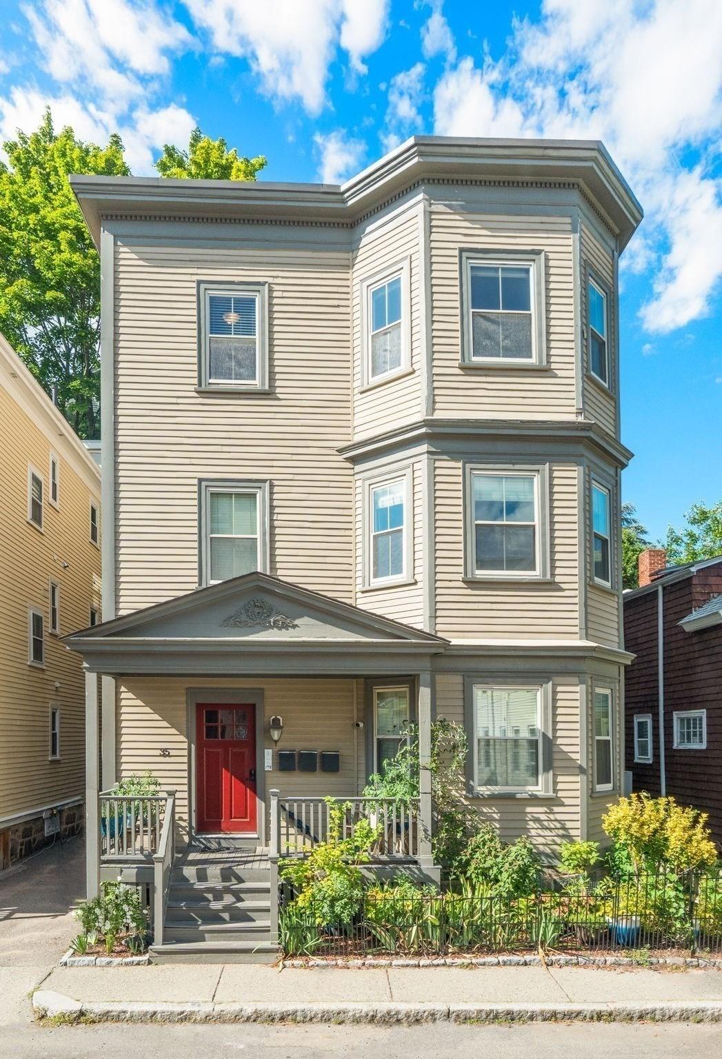 White Pl, Brookline, MA 02445