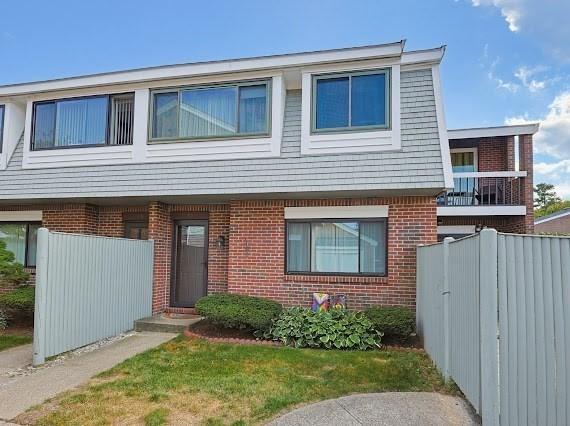 Rosewood Dr, Stoughton, MA 02072