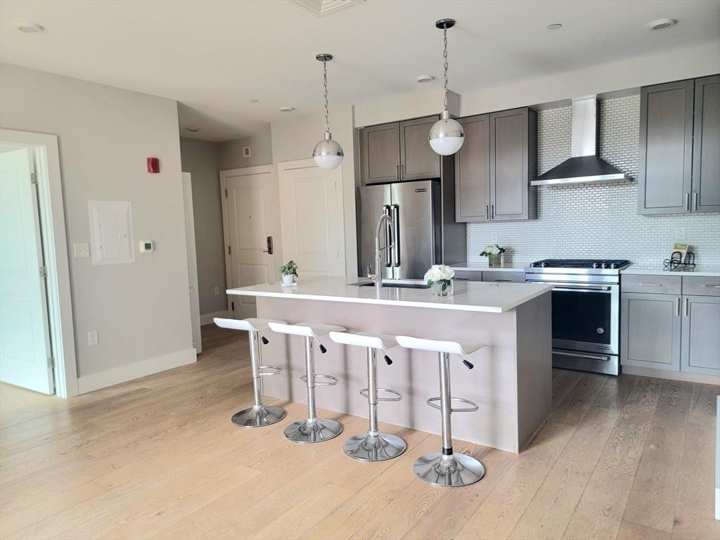 Commonwealth Ave, Brighton, MA 02135