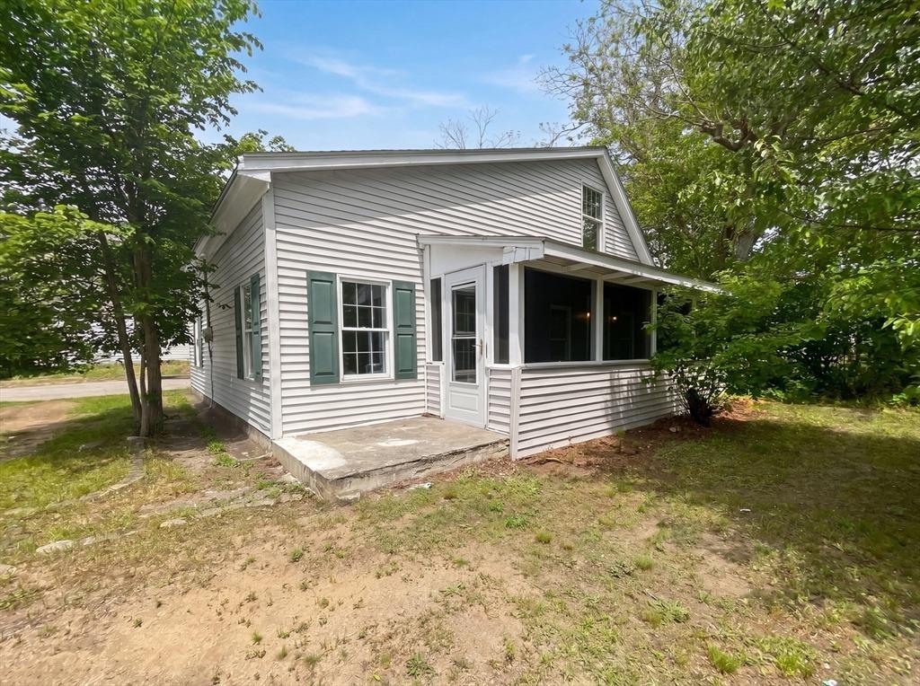 Tremont St, Taunton, MA 02780