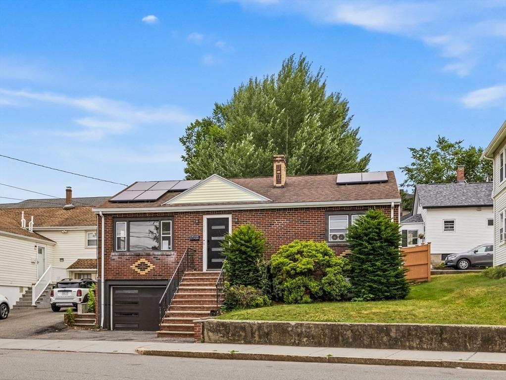 Warren St, Watertown, MA 02472