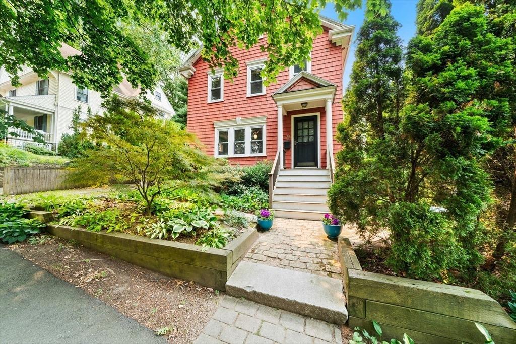 Maple Ave, Newton, MA 02458