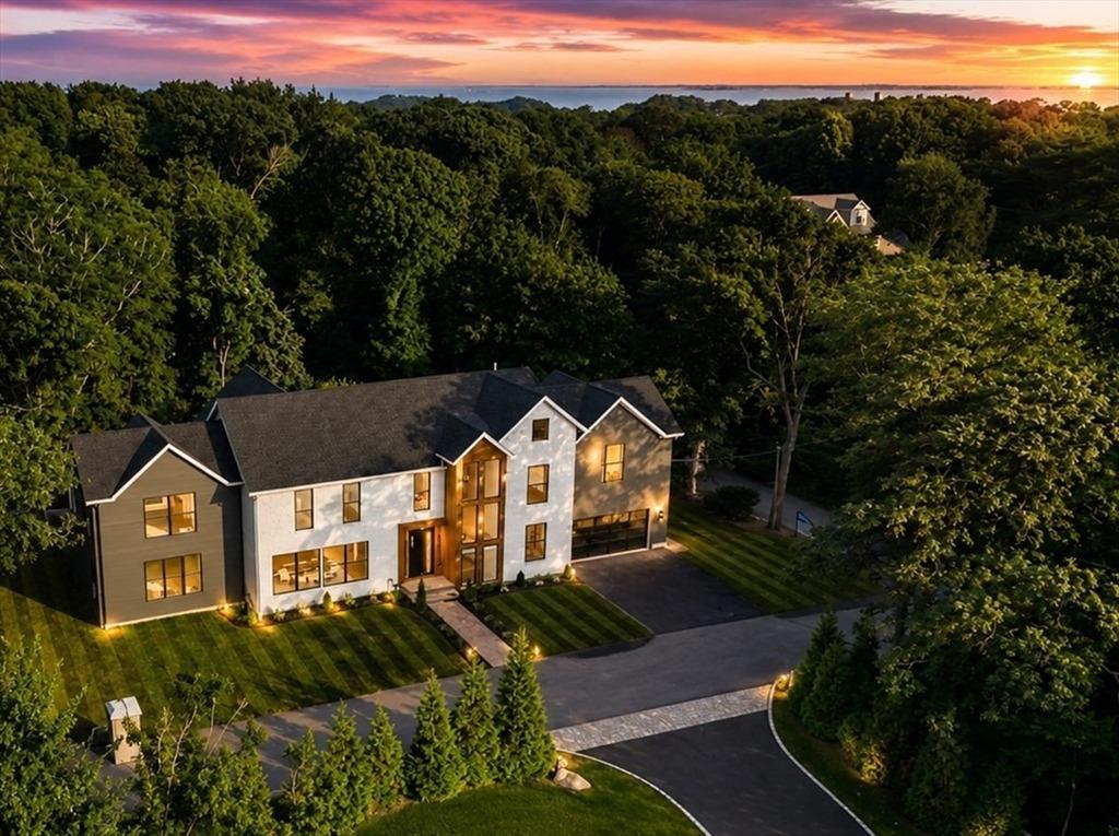 Pleasant St, Nahant, MA 01908