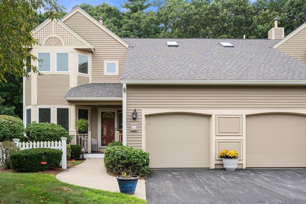 Cannon Forge Dr, Foxboro, MA 02035