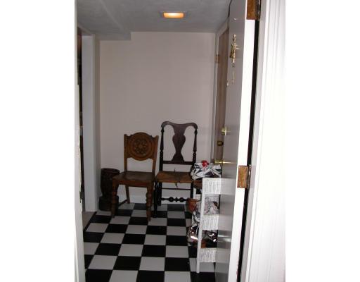 W Cedar St, Boston, MA 02114