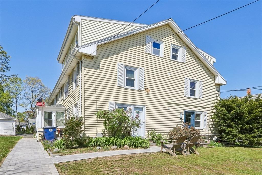 Village St, Medway, MA 02053