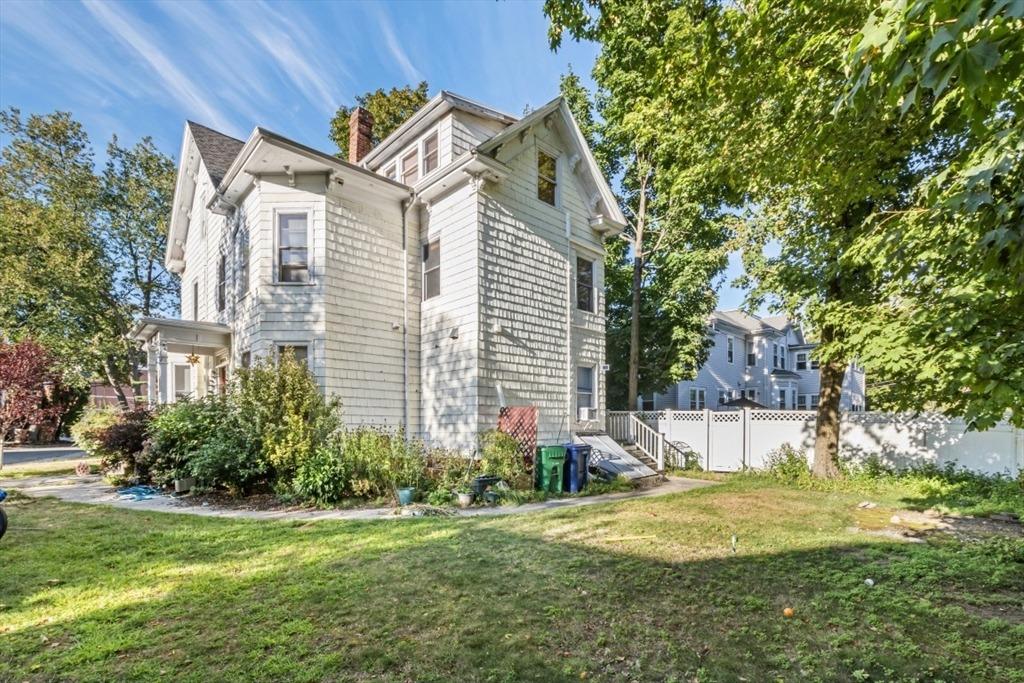 Walnut Pl, Newtonville, MA 02460