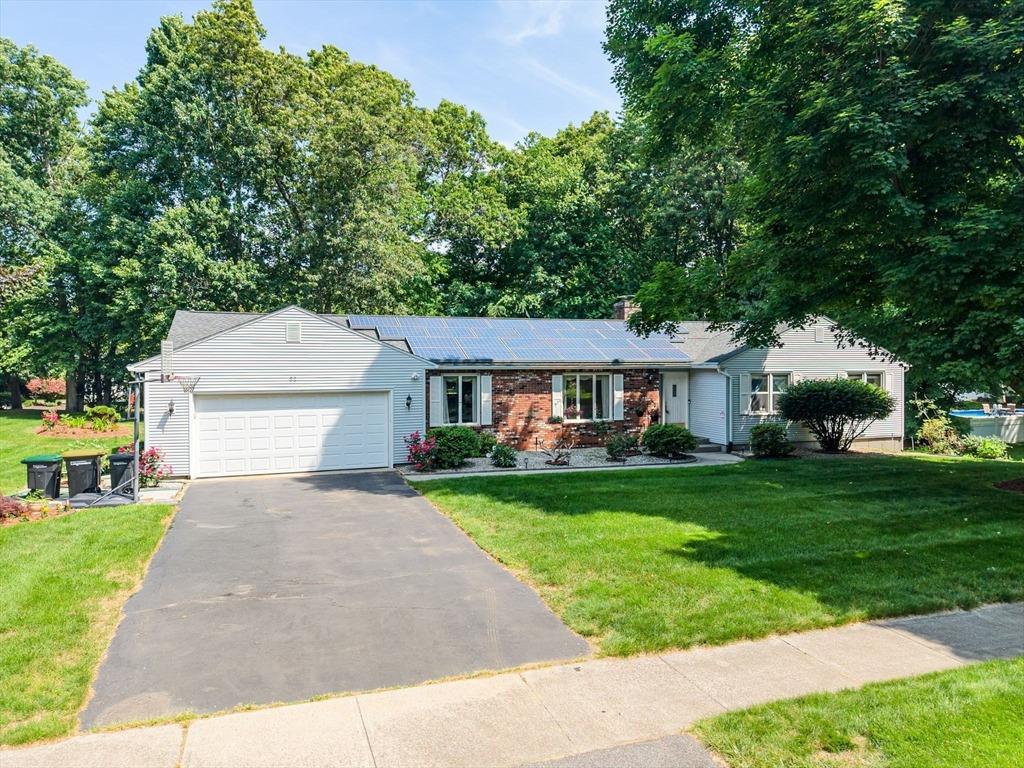 Wellesley Dr, Longmeadow, MA 01106