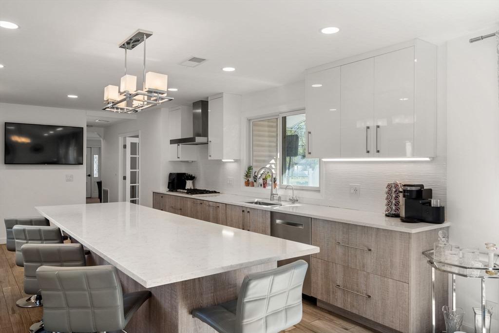 California St, Newtonville, MA 02460