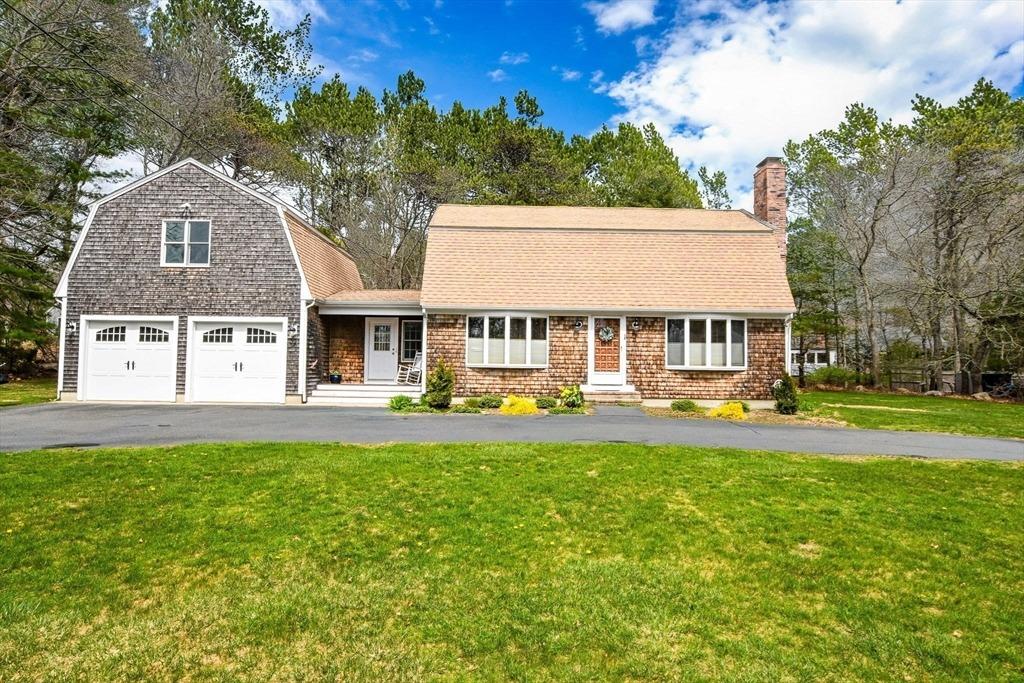 Fox Ln, Falmouth, MA 02540