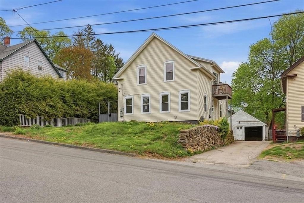 Washington St, Gardner, MA 01440