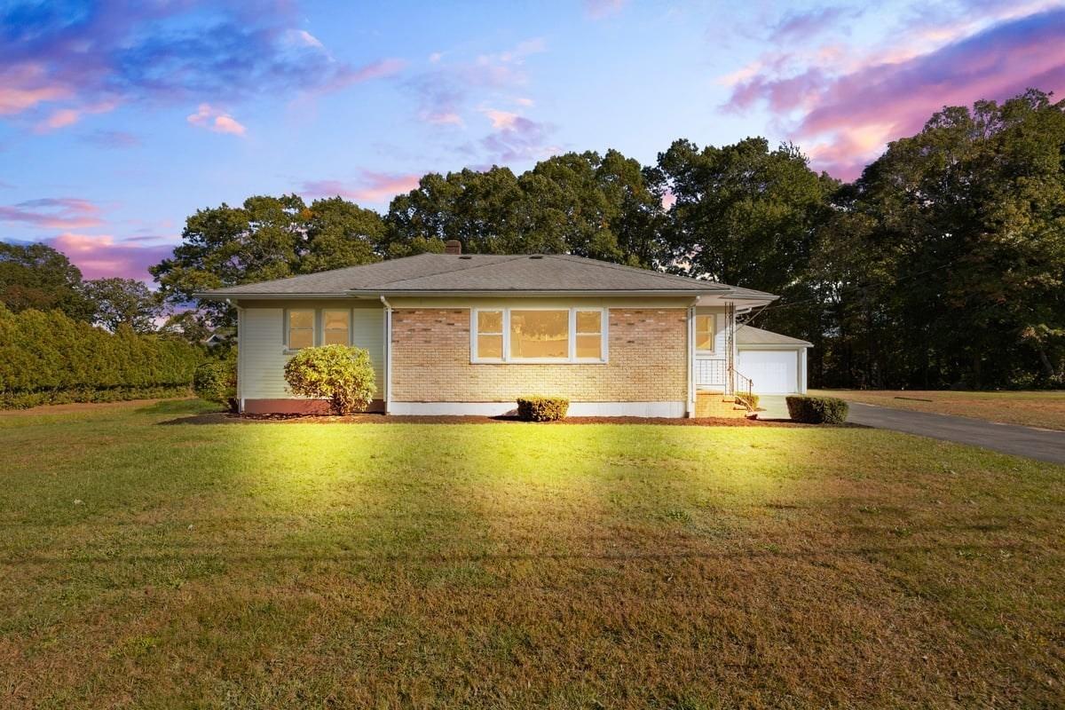 Sunhill Rd, Taunton, MA 02780