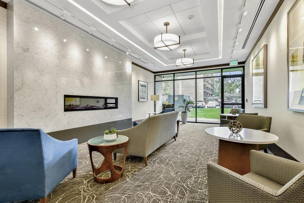 Whittier Pl, Boston, MA 02114