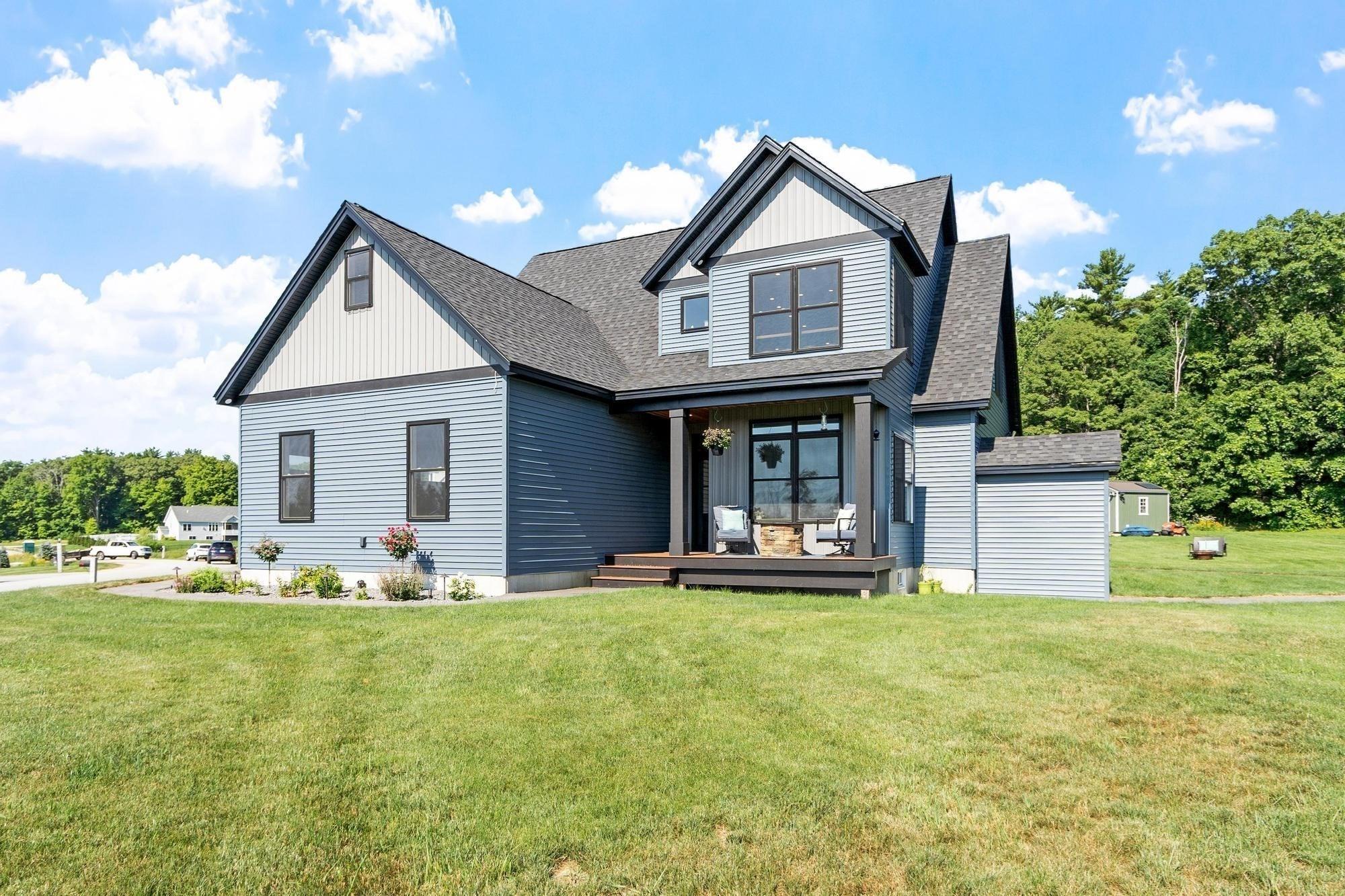 Blane Cir, Pembroke, NH 03275