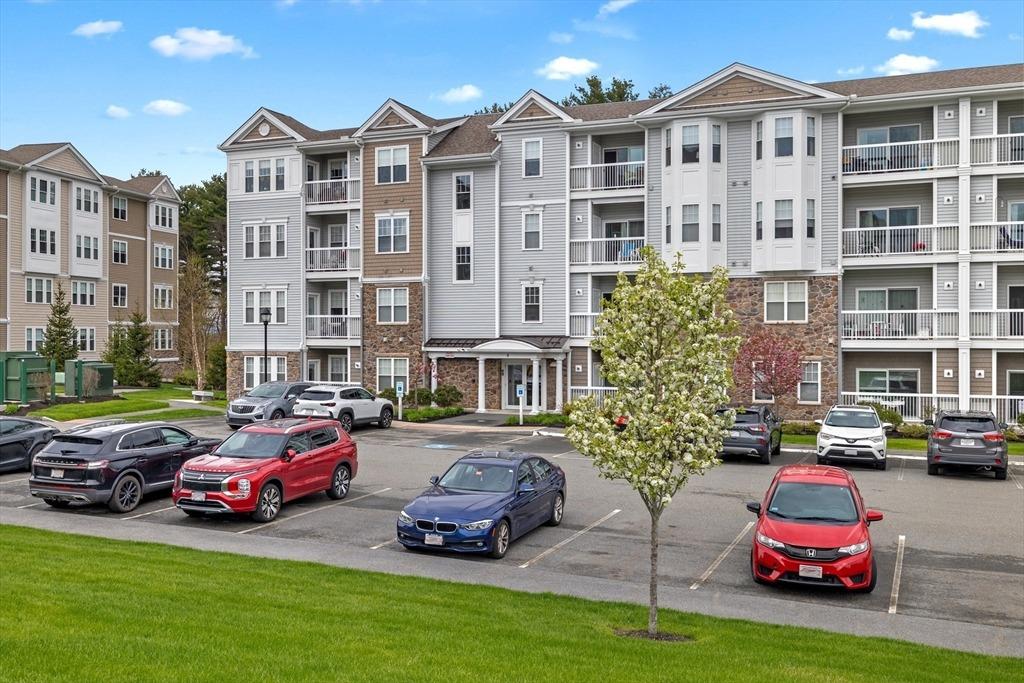 Francis Dr, Andover, MA 01810