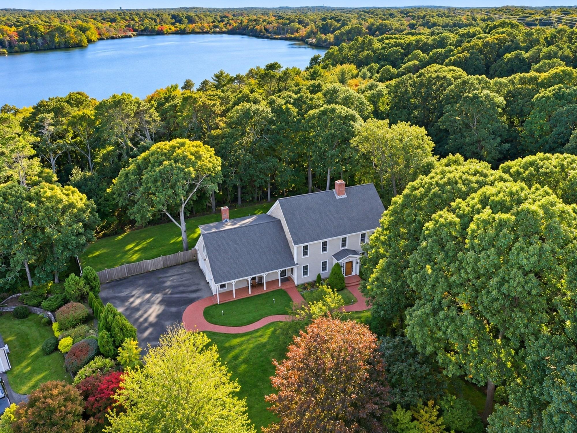 Wianno Rd, Yarmouth Port, MA 02675
