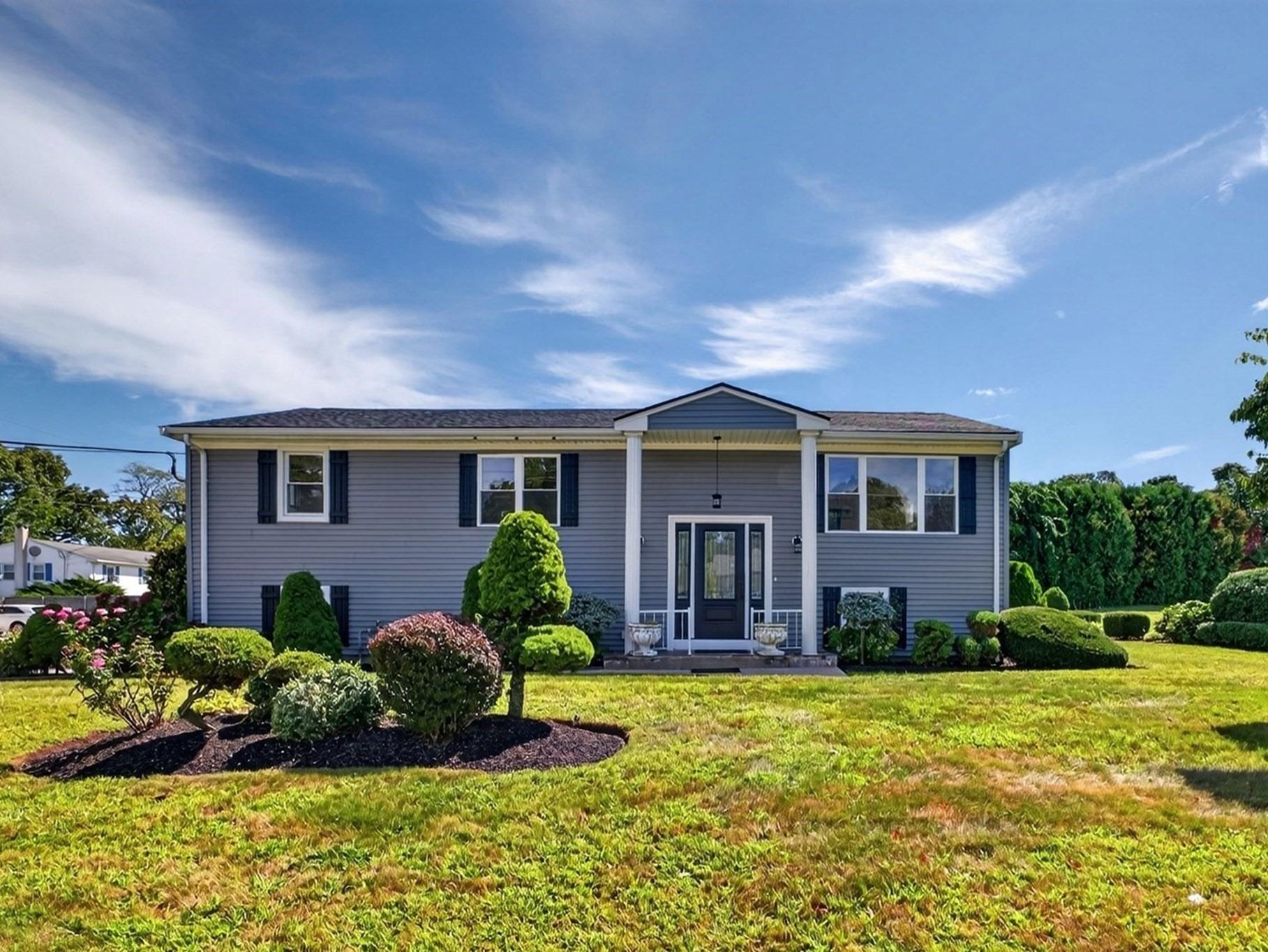 N Eastern Ave, Fall River, MA 02720