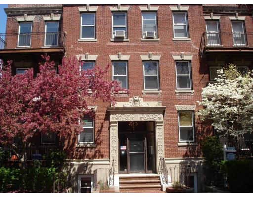 Kinross Rd, Brighton, MA 02135