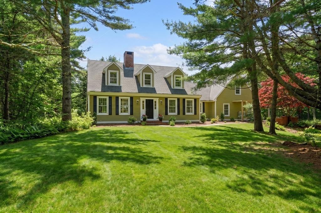 Tiffany Dr, Oak Bluffs, MA 02557