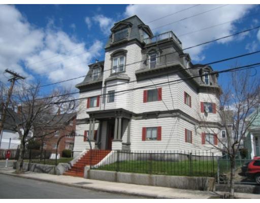Newhall St, Lynn, MA 01902