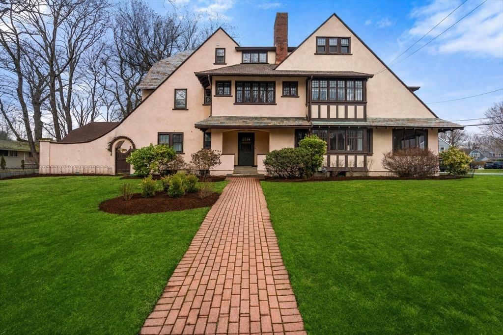 Leighton Rd, Wellesley, MA 02482