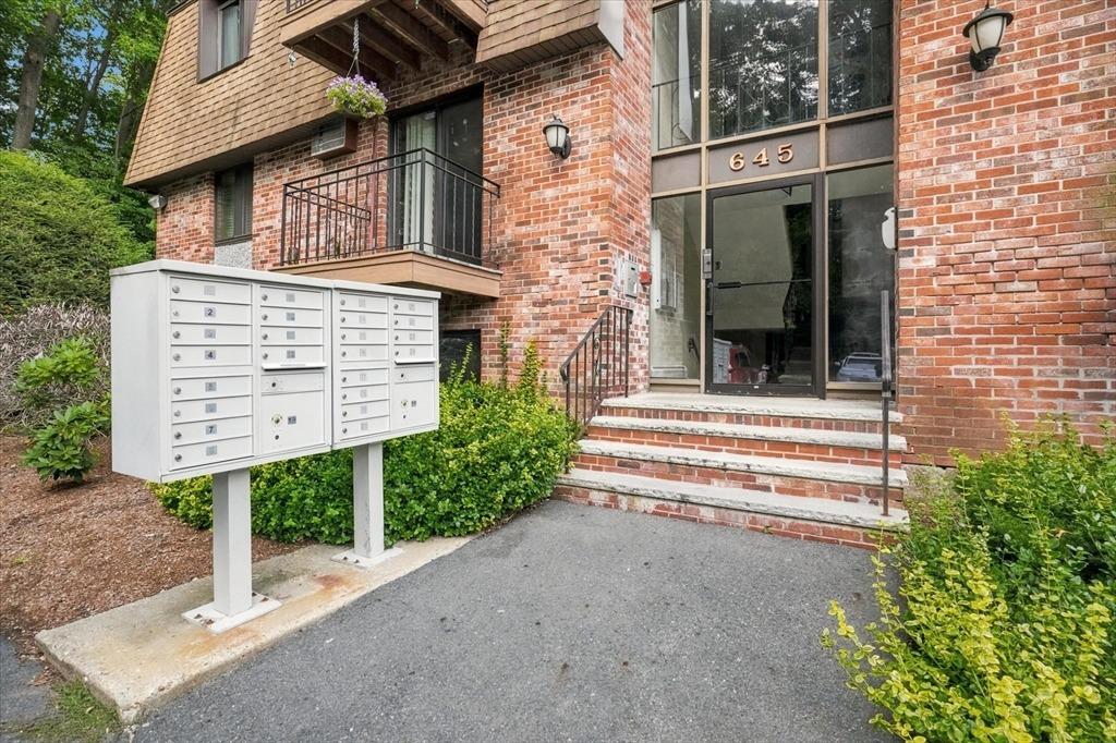 W Lowell Ave, Haverhill, MA 01832