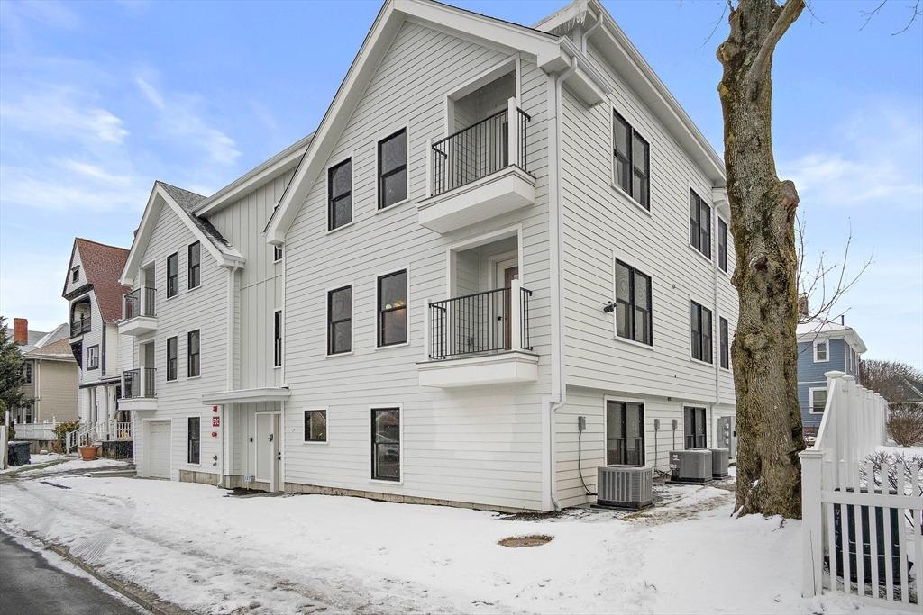 E Cottage St, Dorchester, MA 02125