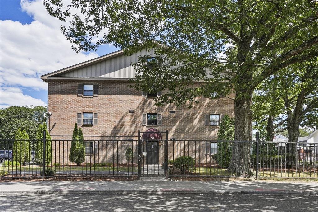 Stanton St, Worcester, MA 01605