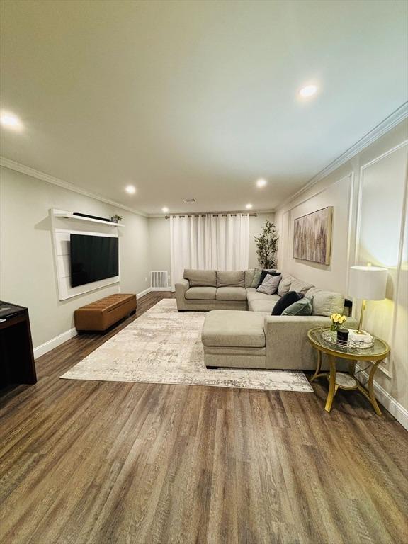 Blackstone Dr, Nashua, NH 03063