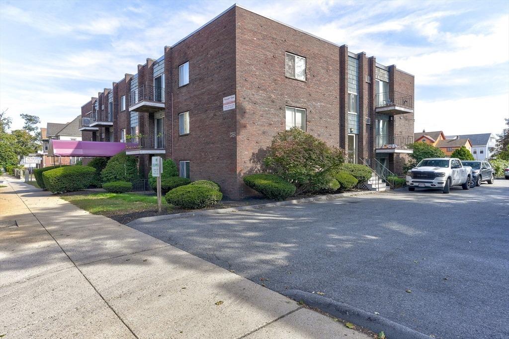 Pleasant St, Malden, MA 02148