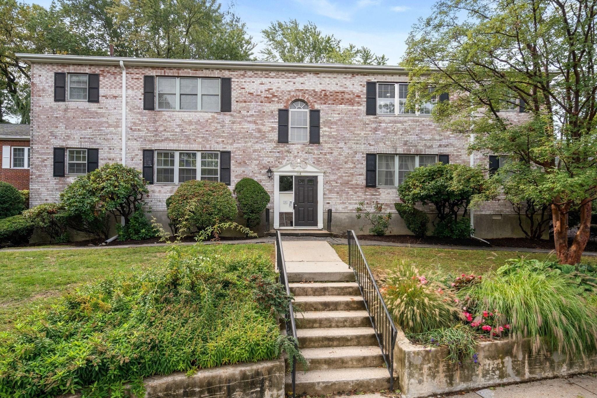 Lake Shore Rd, Brighton, MA 02135