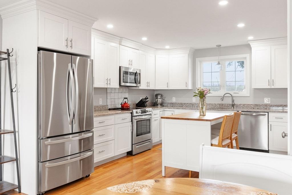 Main St, South Weymouth, MA 02190