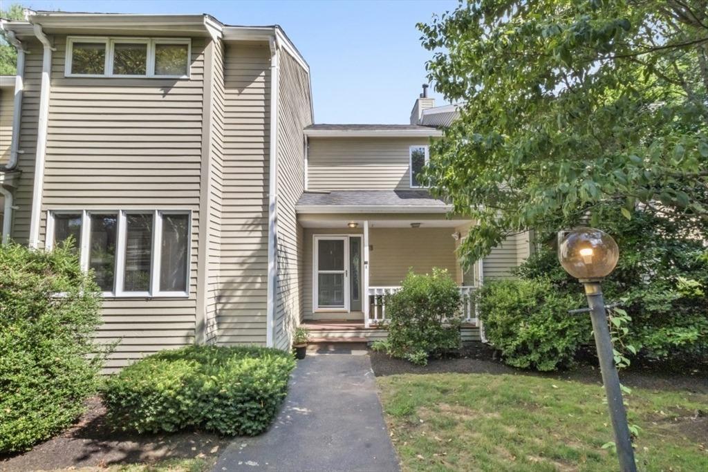 Pemberton St, Walpole, MA 02081