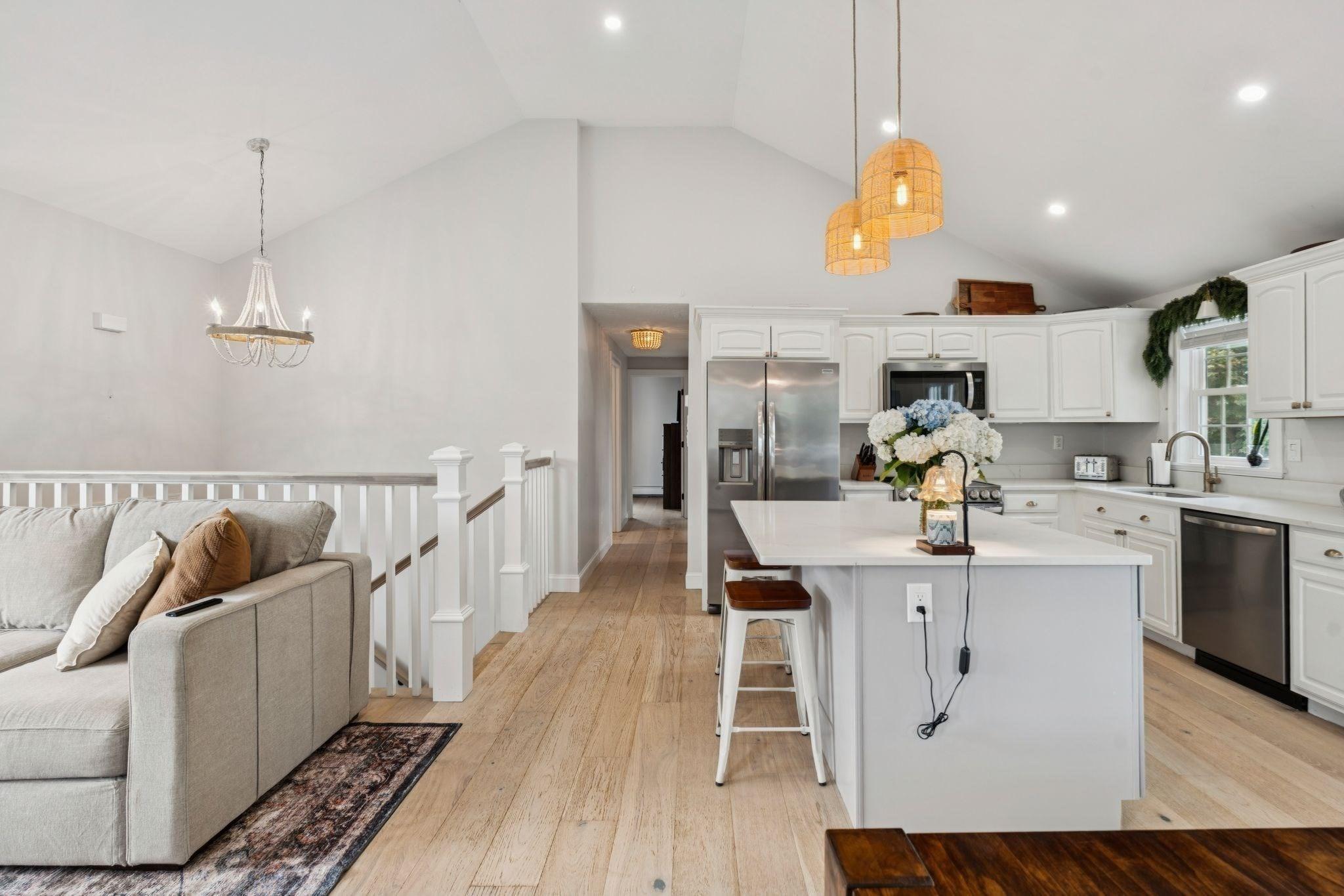 Skyview Ln, Woburn, MA 01801