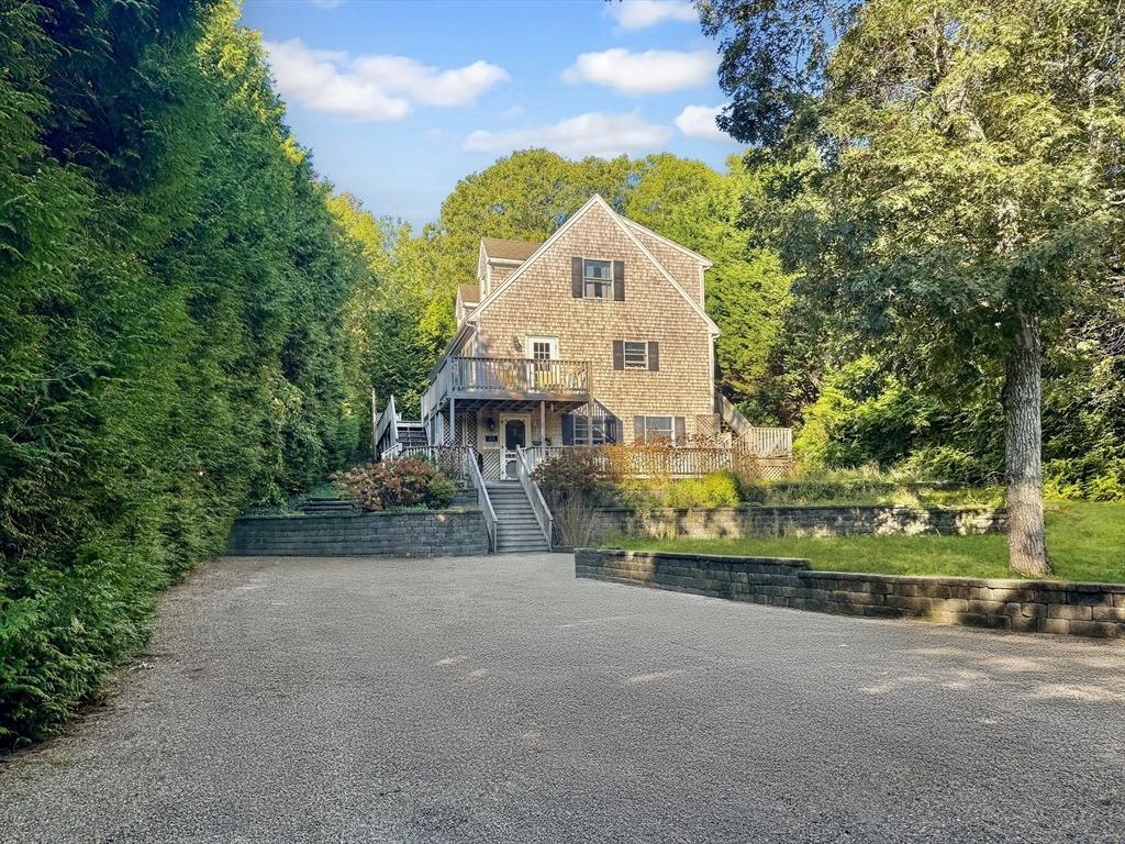 Old Lighthouse Rd, Vineyard Haven, MA 02568