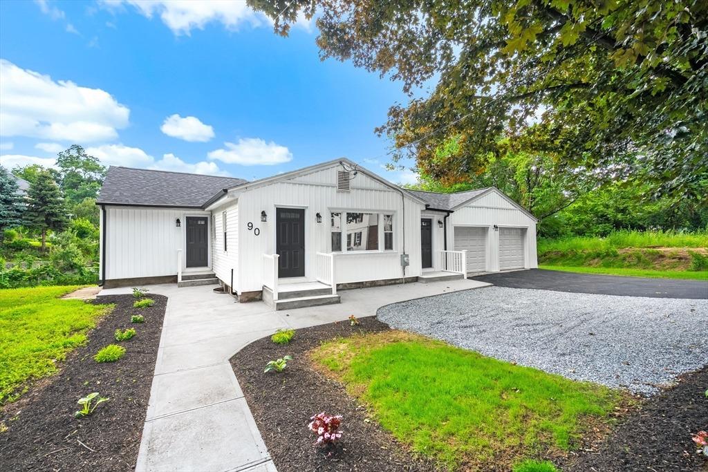W Carpenter St, Attleboro, MA 02703