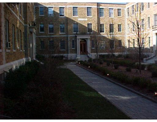 Massachusetts Ave, Cambridge, MA 02139