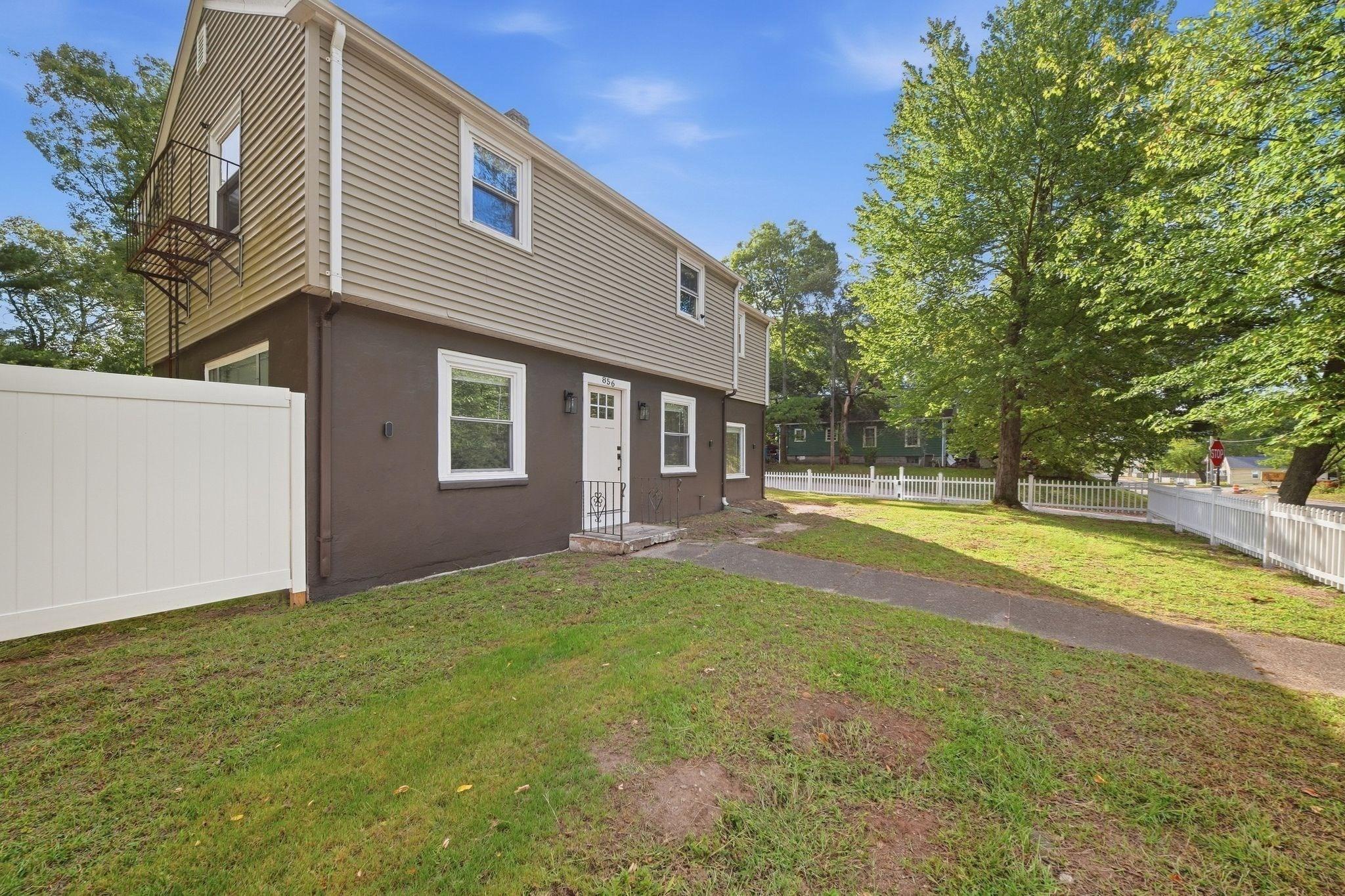 Newport Ave, Attleboro, MA 02703