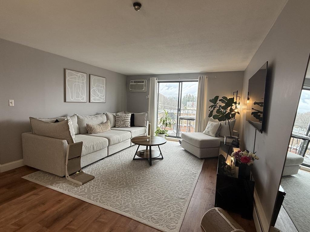 Pleasant St, Marlborough, MA 01752