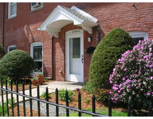 Clark Ave, Northampton, MA 01060