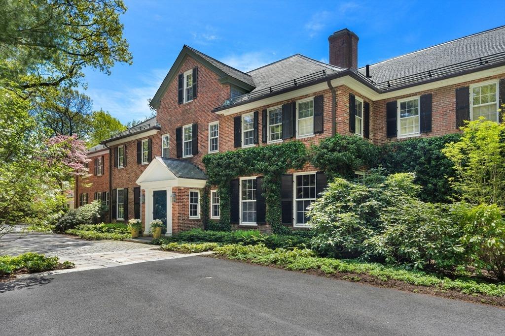 Warren St, Brookline, MA 02445